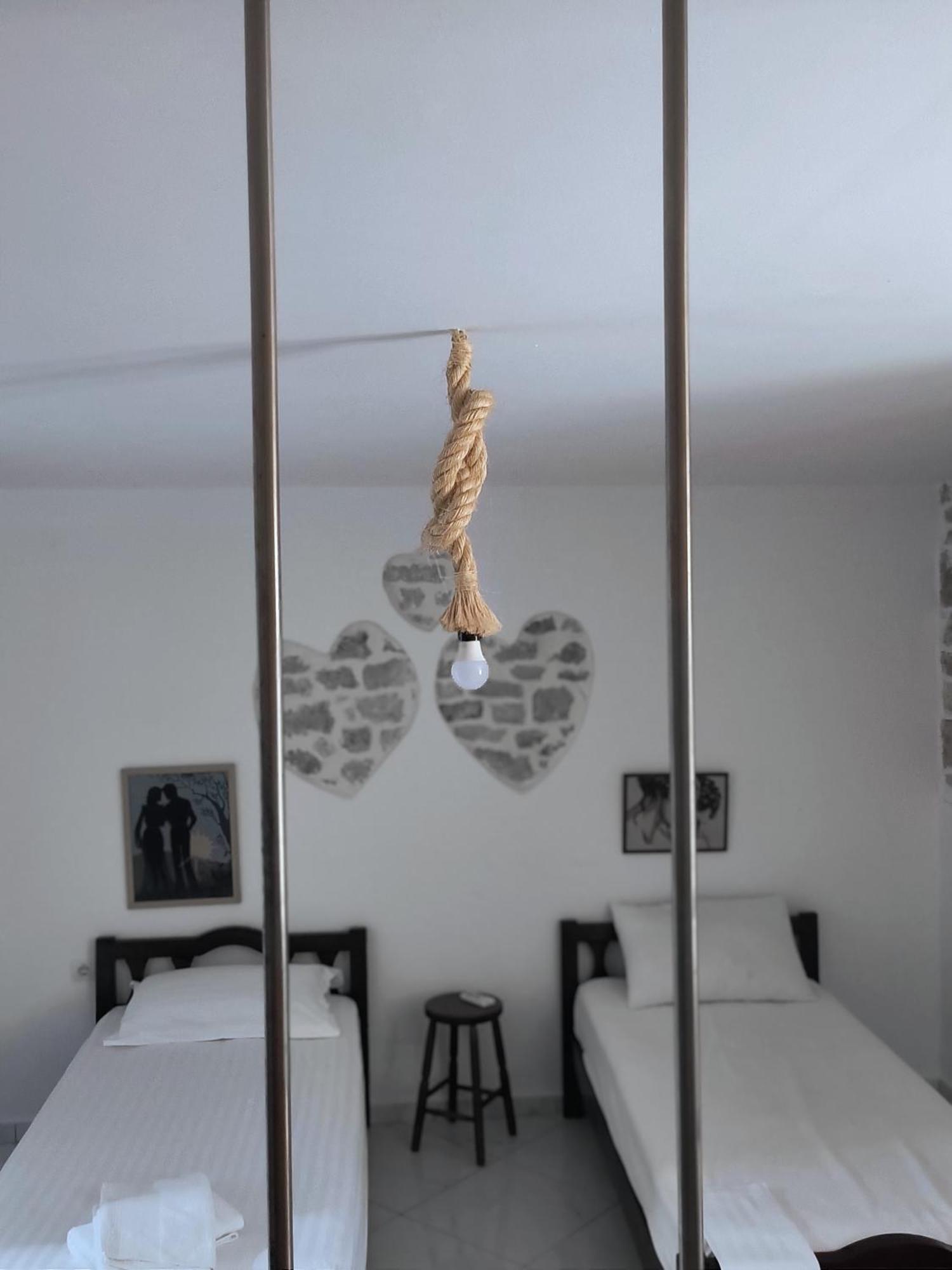 Polyxeni Apartments & Rooms Qeparo Extérieur photo
