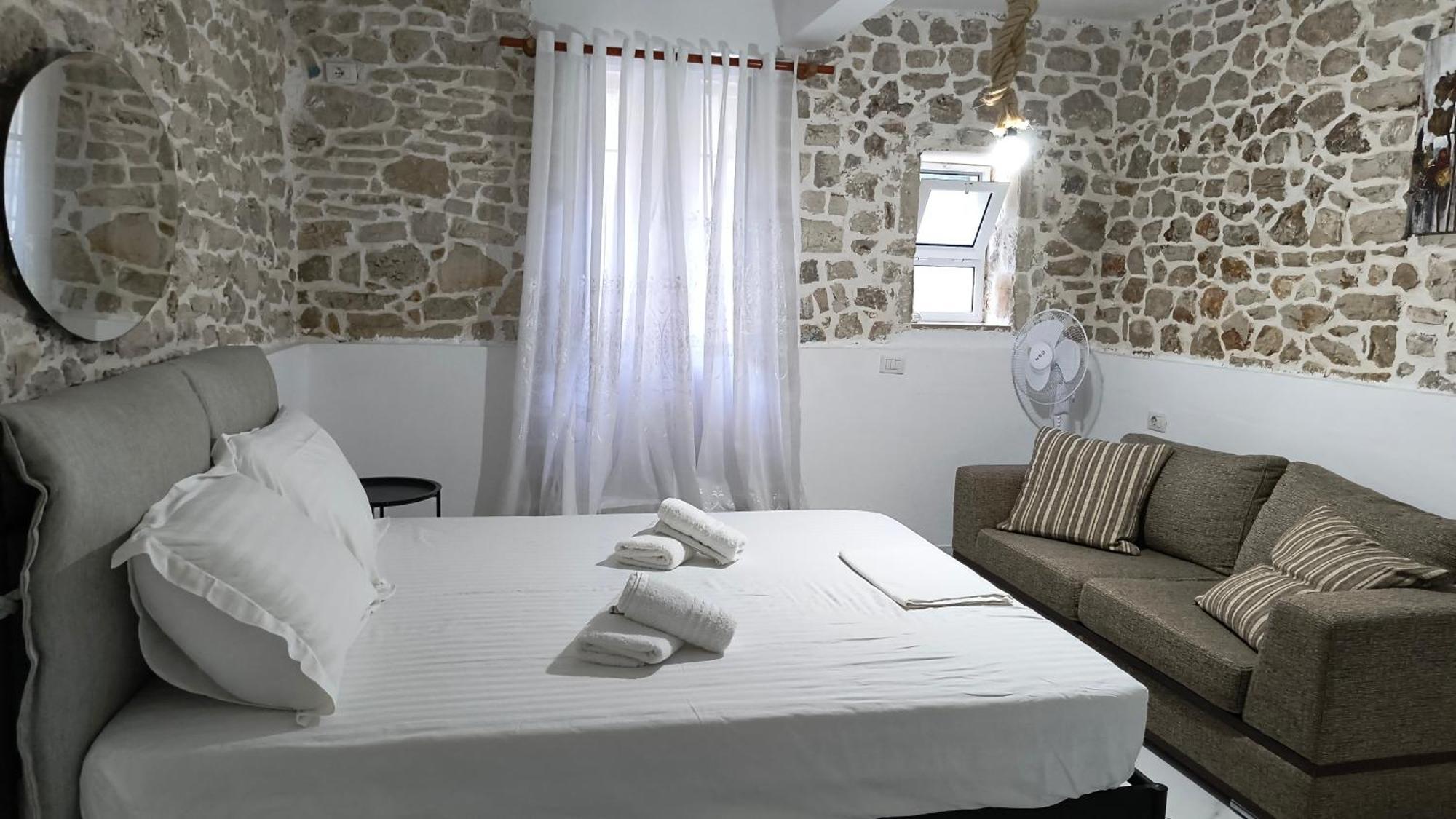 Polyxeni Apartments & Rooms Qeparo Extérieur photo